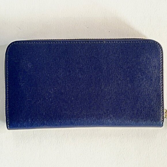Furla extra large zip around leather wallet. Brand new with tags in box - Picture 4 of 5